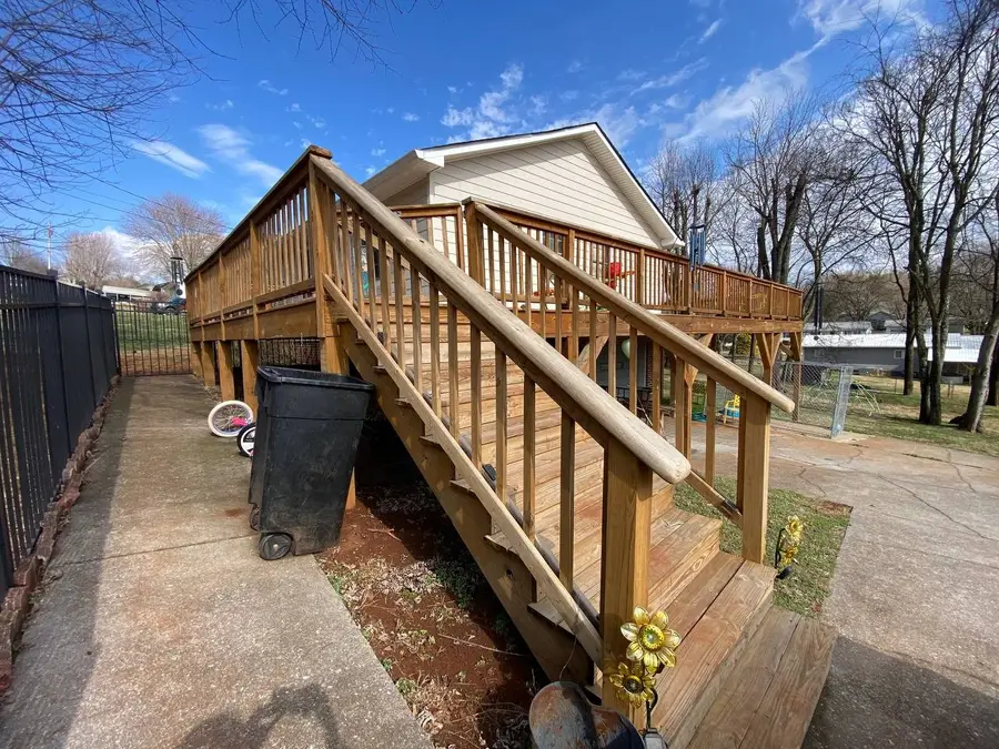 210 Heuer St, Sweetwater, TN 37874 - #2