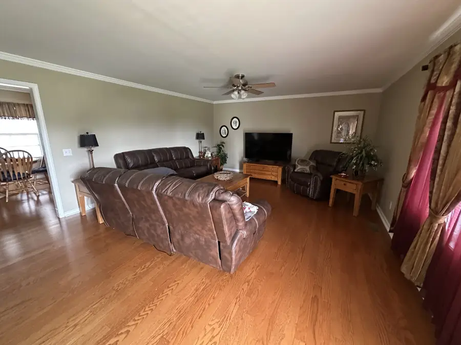 85 Sharon Ln, Lafayette, TN 37083 - #3