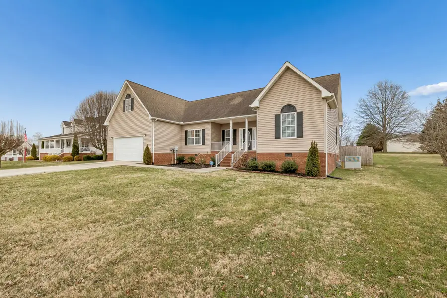 408 Remington Ln, McMinnville, TN 37110 - #2