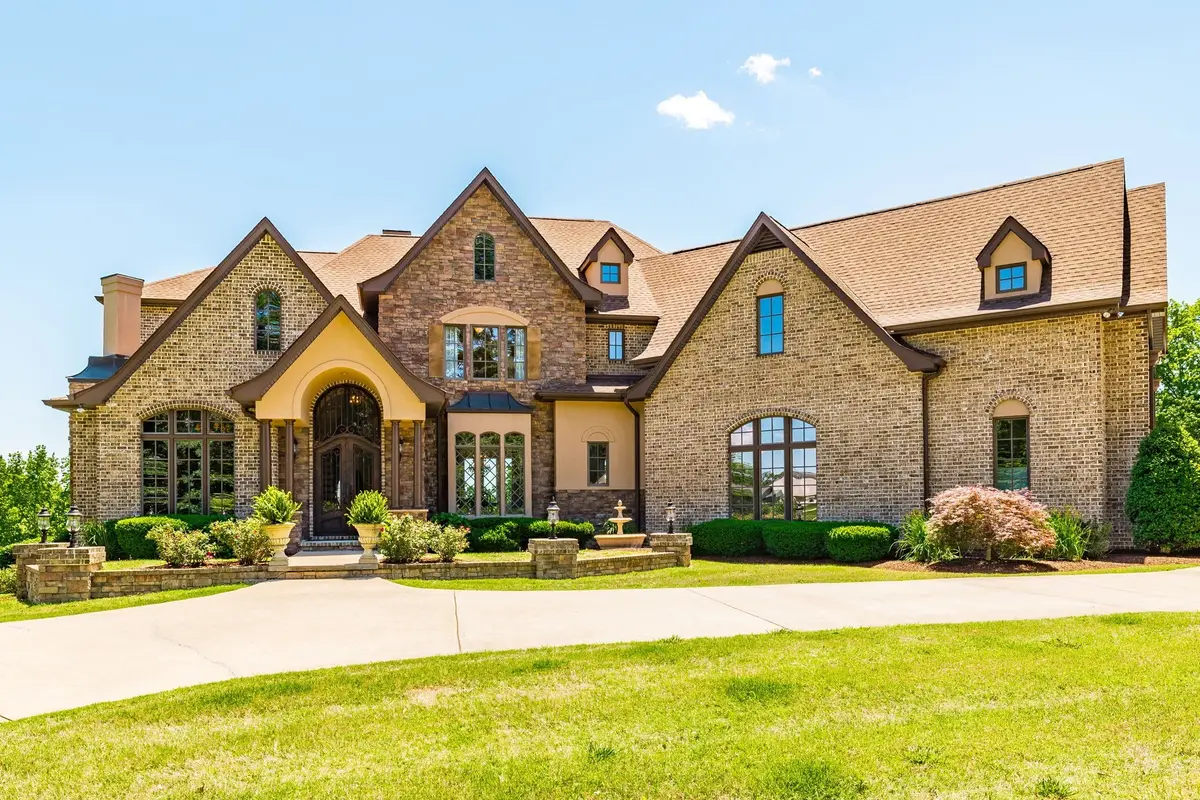 4047 Ironwood Dr, Greenbrier, TN 37073 - #1