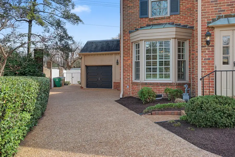 2116 Golf Club Ln, Nashville, TN 37215 - #2