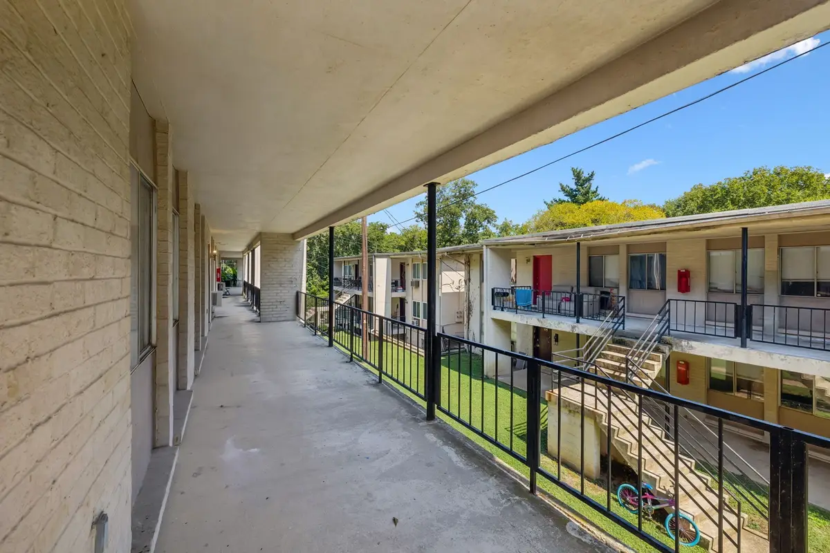 550 Harding Pl #D117, Nashville, TN 37211 - #1