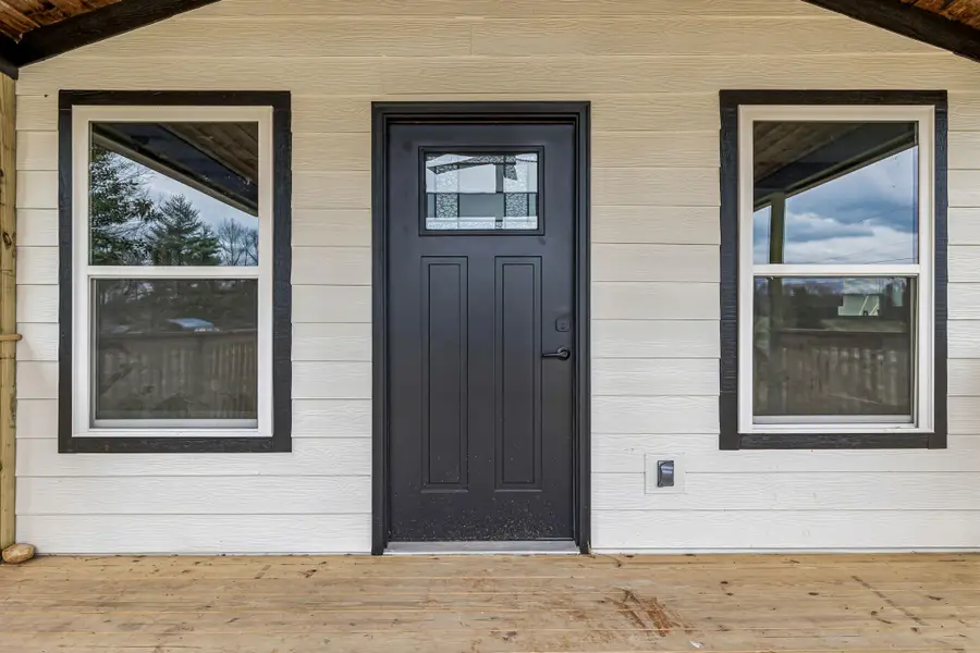 1985 Mosley Ferry Rd, Chapmansboro, TN 37035 - #3