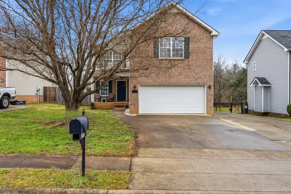 2785 Ridgepole Dr, Clarksville, TN 37040