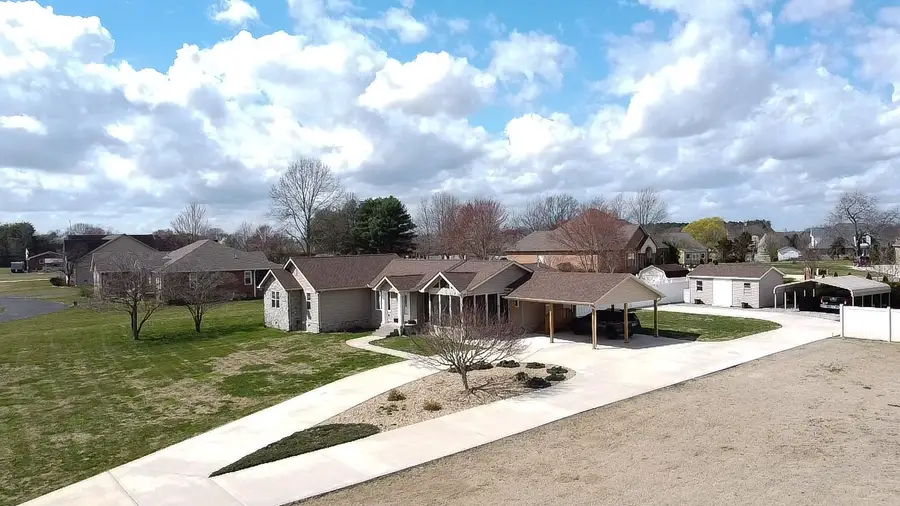 577 Maple Springs Rd, Manchester, TN 37355 - #3