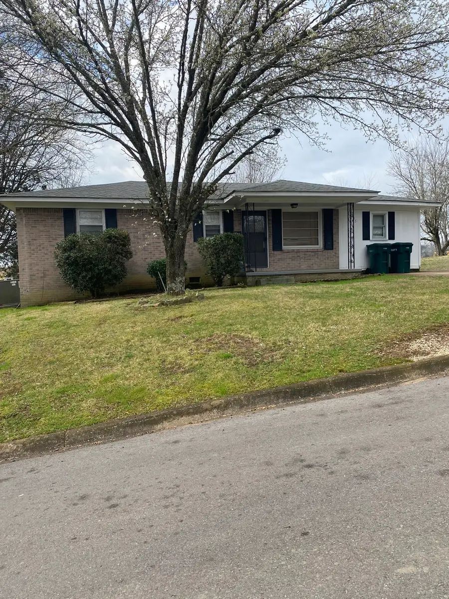 1035 N 3rd St, Pulaski, TN 38478 - #3