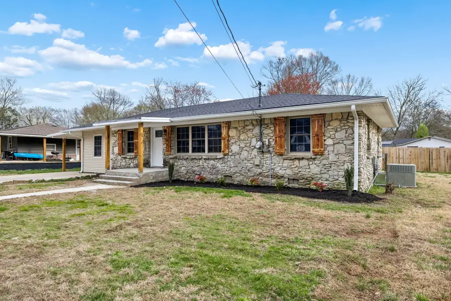 303 Lucas St, Huntland, TN 37345 - #3