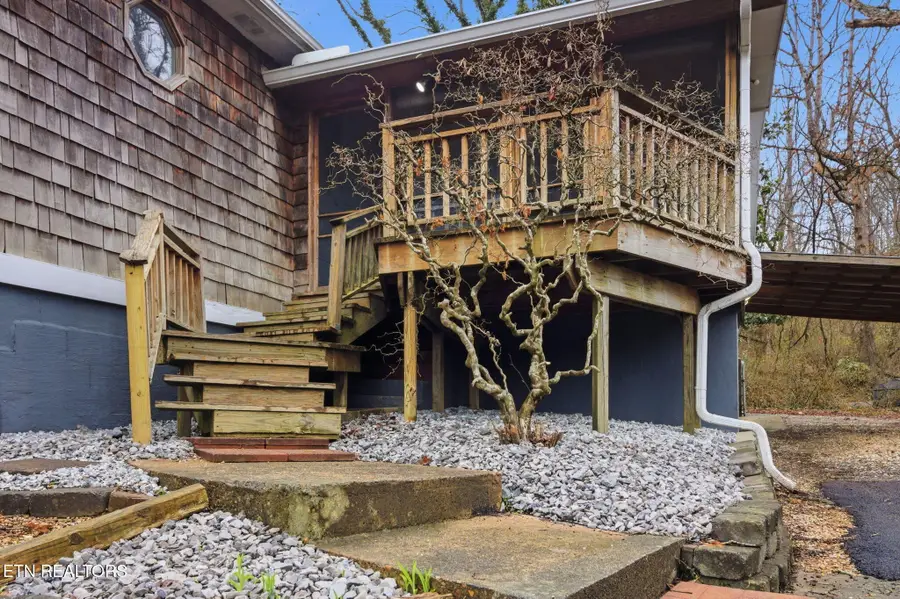 353 E Wolf Valley Rd, Heiskell, TN 37754 - #2