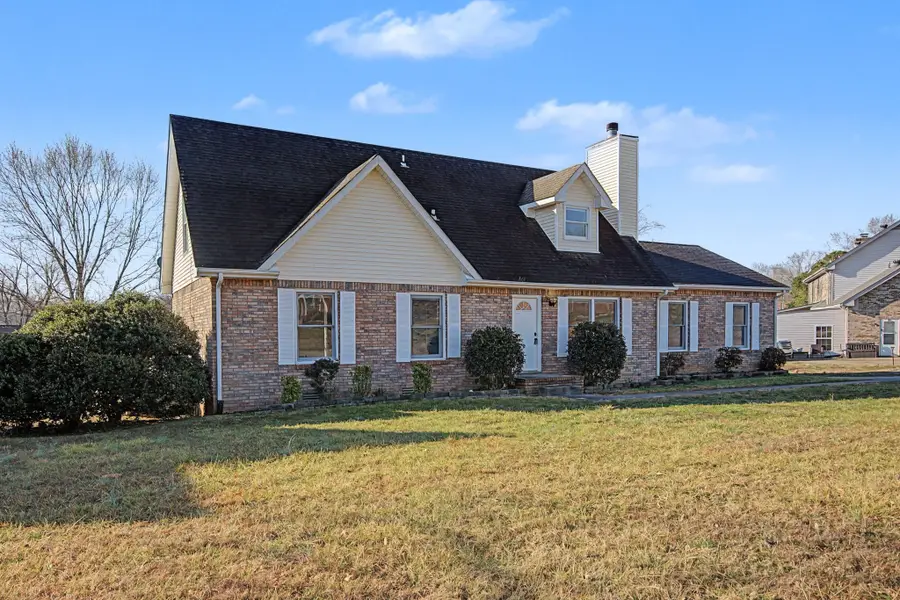 602 Kingston Dr, Clarksville, TN 37042 - #2