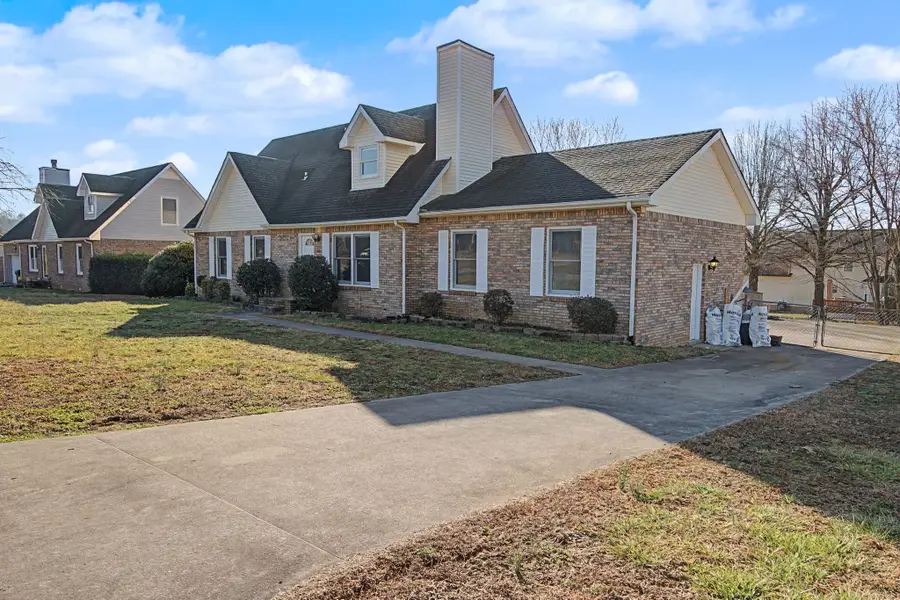 602 Kingston Dr, Clarksville, TN 37042 - #3