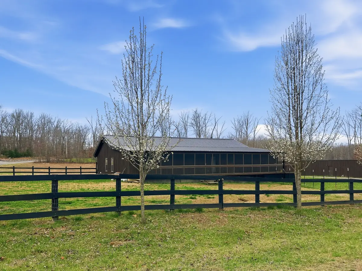 9007 Redbud Ln, Nunnelly, TN 37137 - #1
