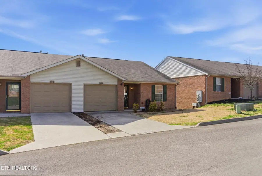 355 Hawthorne Oaks Way, Powell, TN 37849 - #2