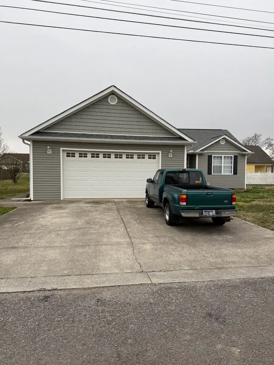 411 W 2nd St, Jasper, TN 37347 - #2