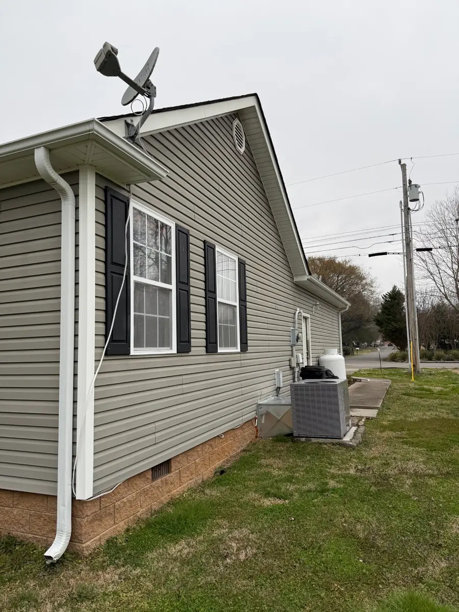 411 W 2nd St, Jasper, TN 37347 - #3