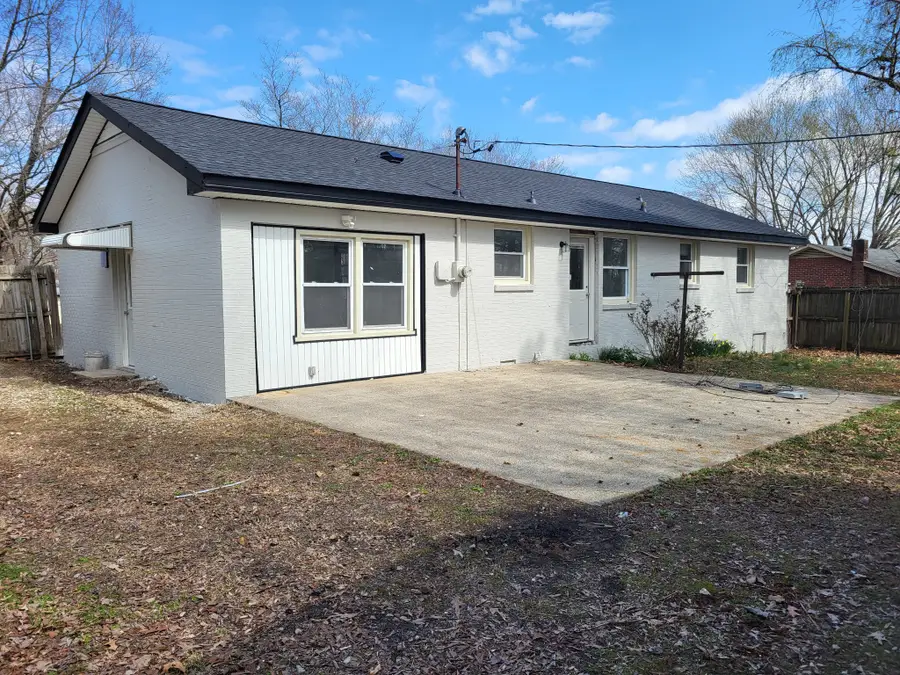 208 Forest Hills Dr, Clarksville, TN 37040 - #3