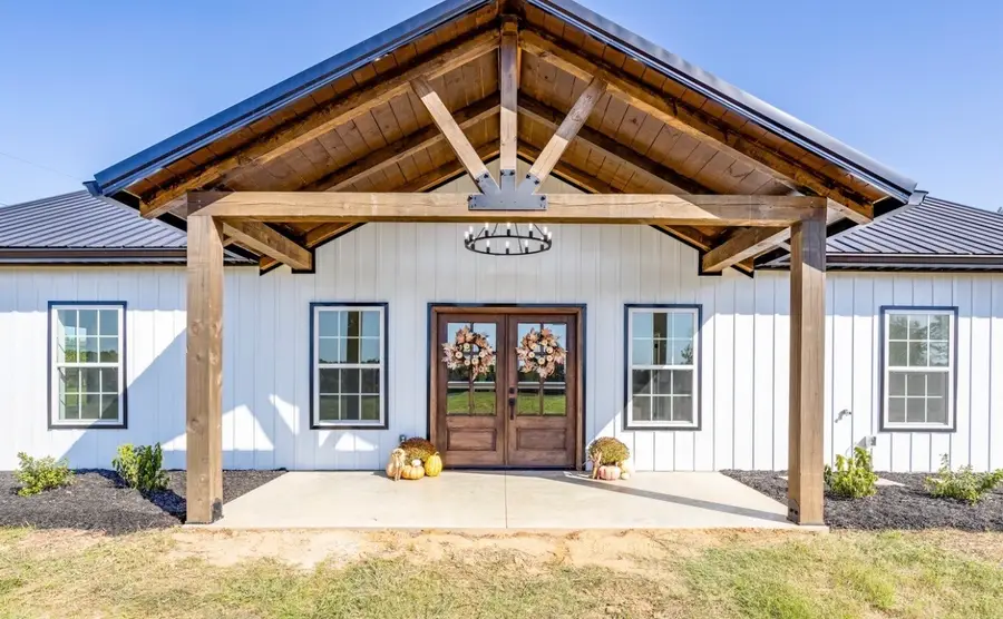 2404 Summer Oaks Cir, Summertown, TN 38483 - #2