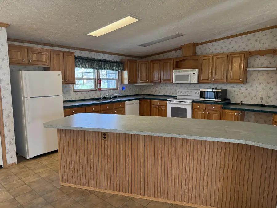 104 College St S, Cowan, TN 37318 - #2