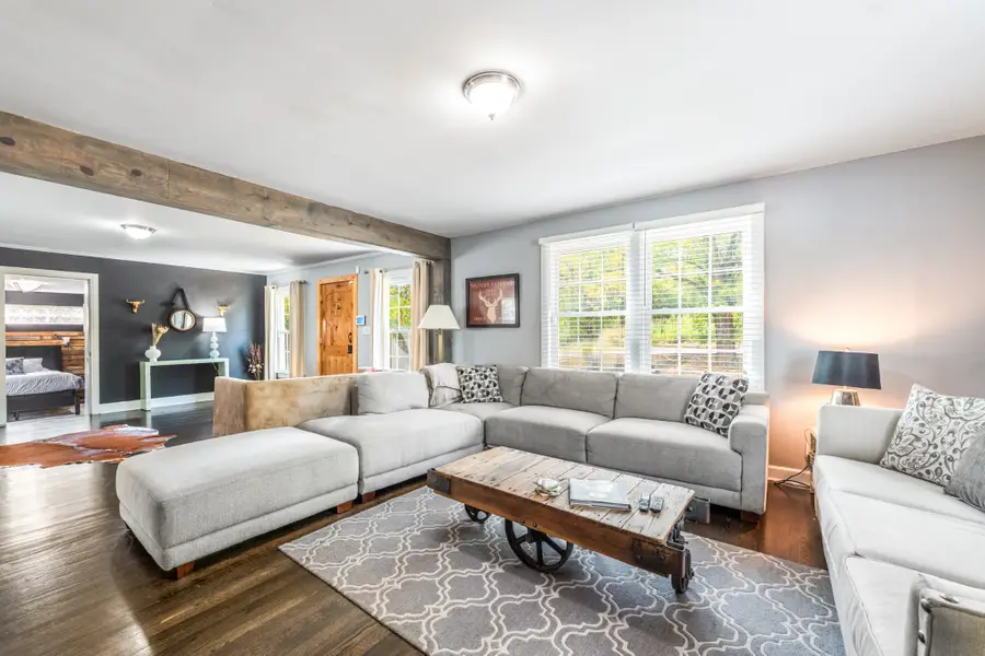 2104 Cliff Dr, Nashville, TN 37218 - #3