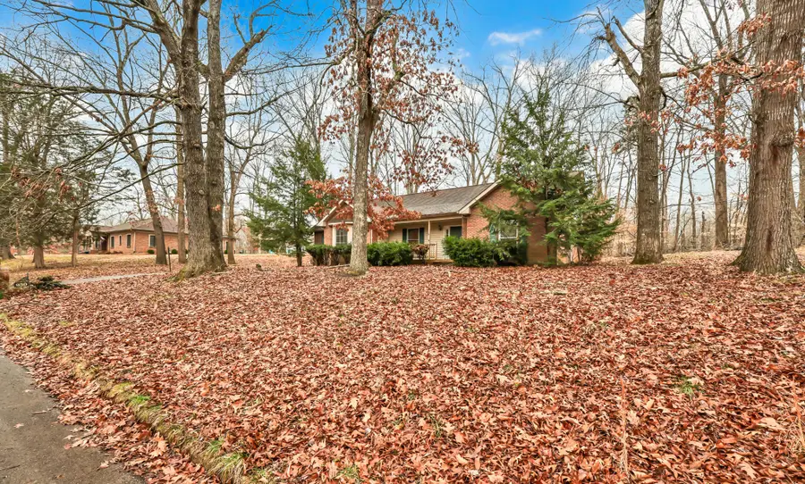 930 Ridgewood Dr, Clarksville, TN 37043 - #2