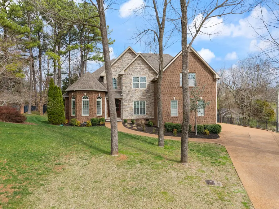 853 Glastonbury Ct, Clarksville, TN 37043 - #2