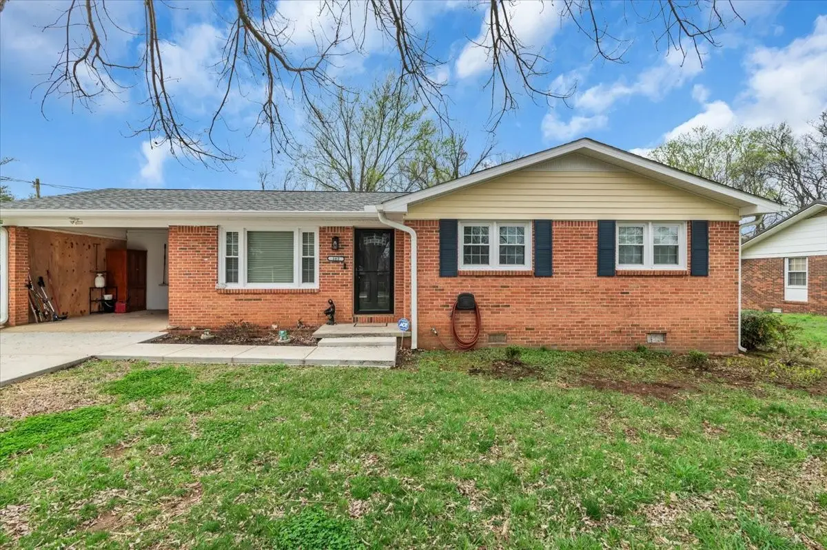 102 Edgewater Dr, Winchester, TN 37398 - #1