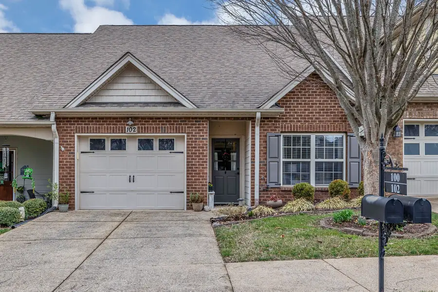 102 Westview Dr, Spring Hill, TN 37174 - #2