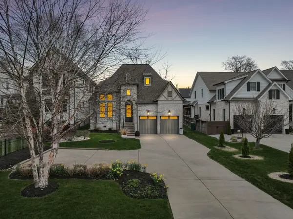 1110A Biltmore Dr, Nashville, TN 37204