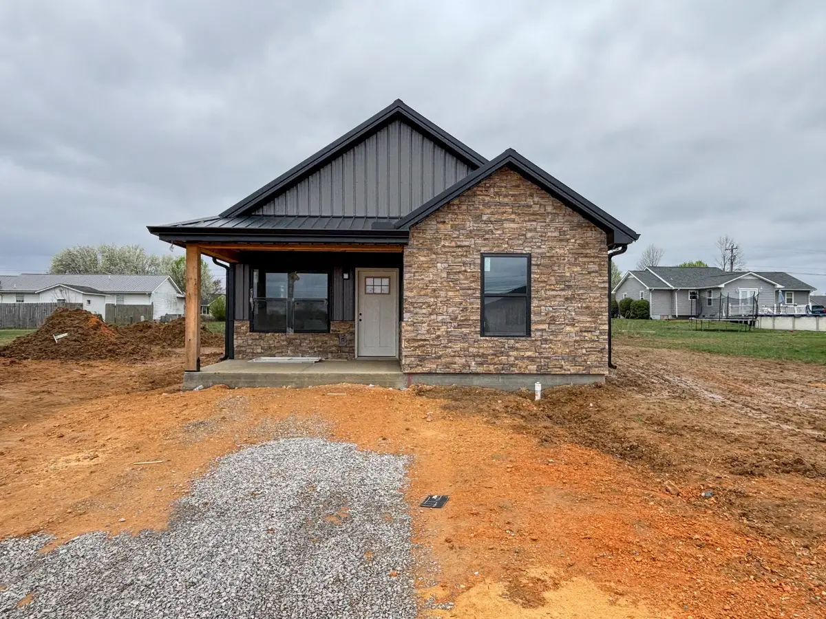169 Edgewood Dr, Hohenwald, TN 38462 - #1