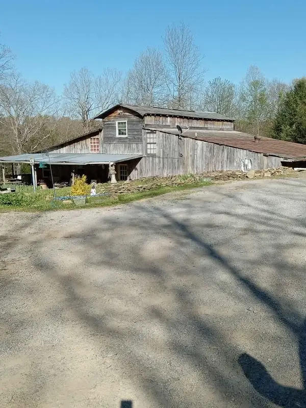 262 Hiwassee Rd, Crossville, TN 38572