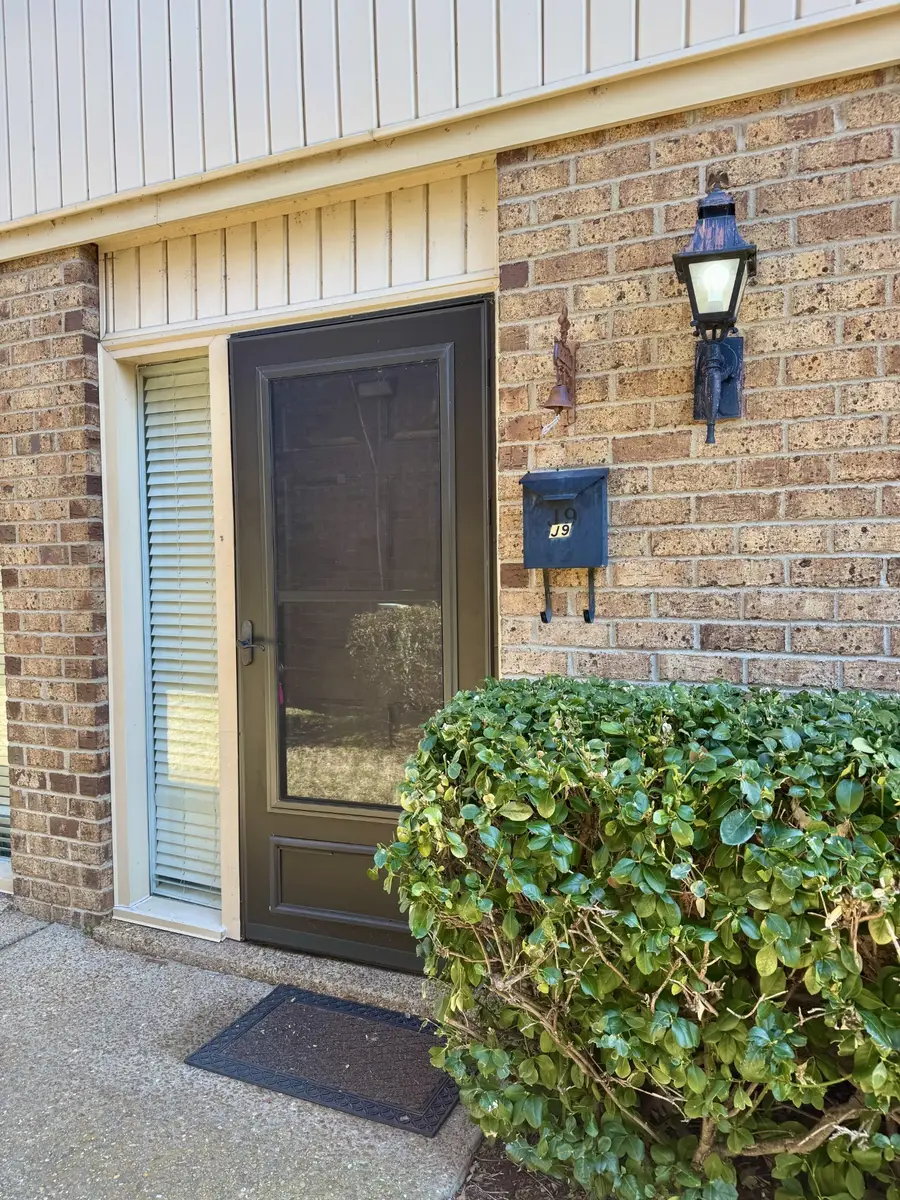 2116 Hobbs Rd #J9, Nashville, TN 37215 - #2