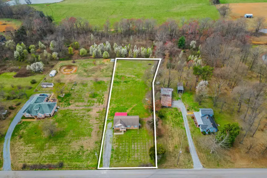 363 N Centerpoint Rd, Portland, TN 37148 - #3