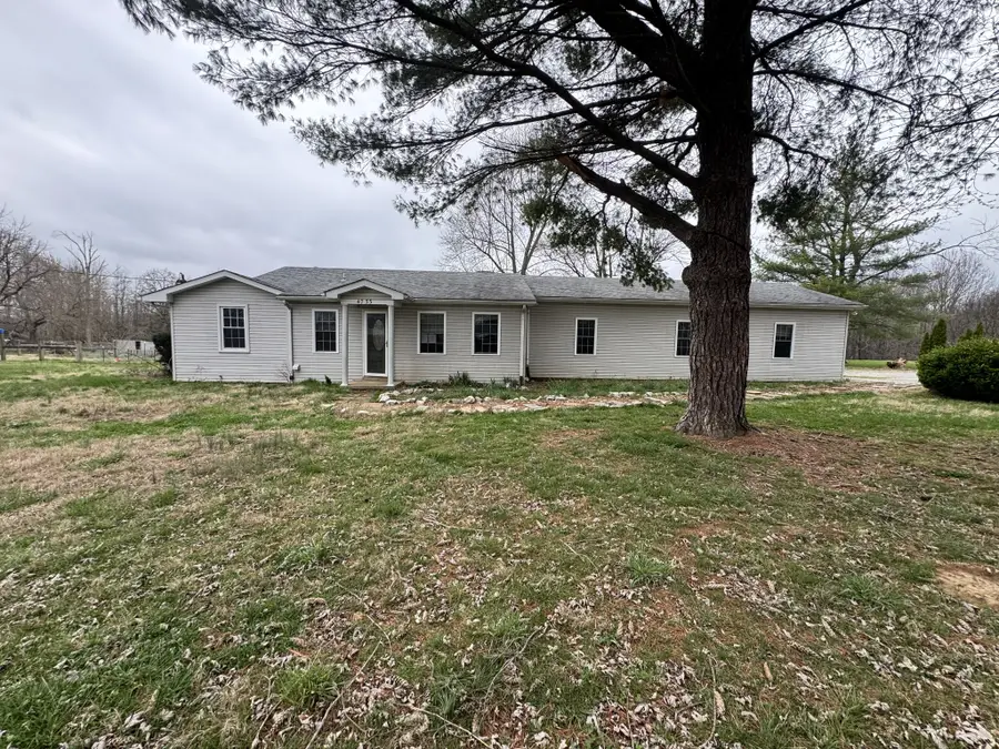 4733 Old Petros Woodburn Rd, Woodburn, KY 42170 - #2