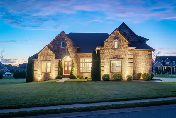 3052 Eliza Dr, Clarksville, TN 37043