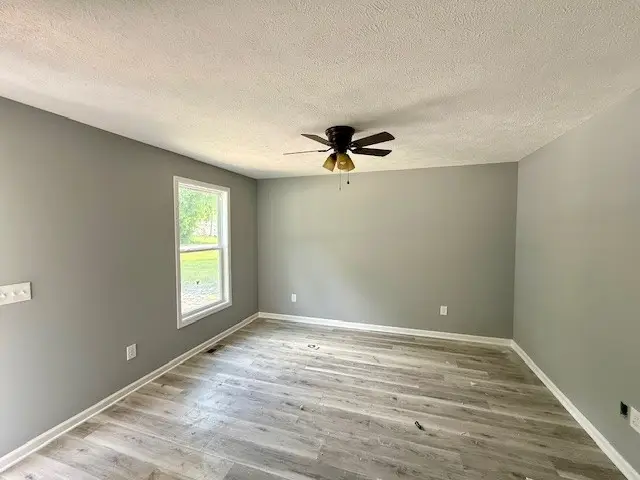 604 Decherd St E, Tullahoma, TN 37388 - #3