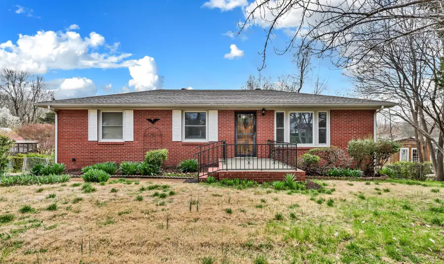 126 Lexington Dr, Clarksville, TN 37042 - #3