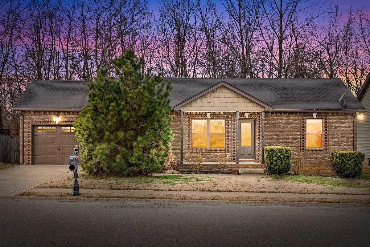 656 Deer Ridge Dr, Clarksville, TN 37042 - #1