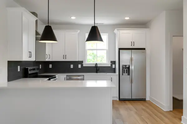 3304 Conviser Dr, Nashville, TN 37207