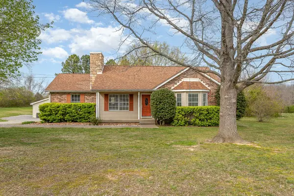 1019 Willowbank Dr S, Ashland City, TN 37015