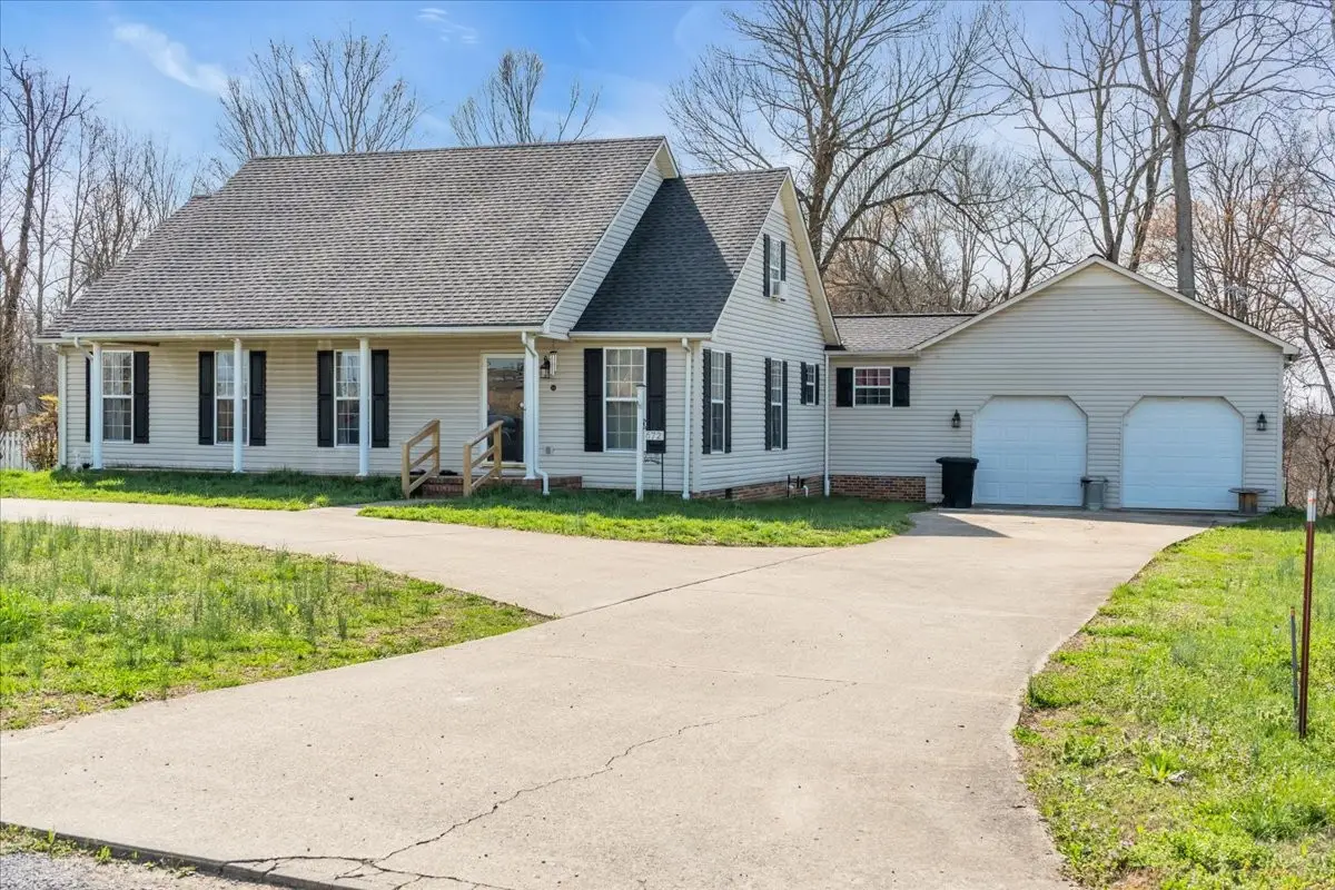 672 Old Snow Hill Rd, Dowelltown, TN 37059 - #1