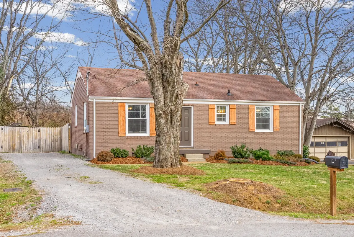102 Desoto Dr, Nashville, TN 37210 - #1
