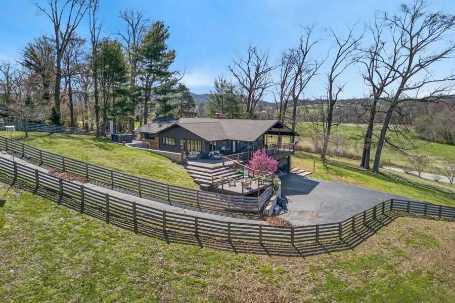 719 Monterey Hwy, Livingston, TN 38570 - #3