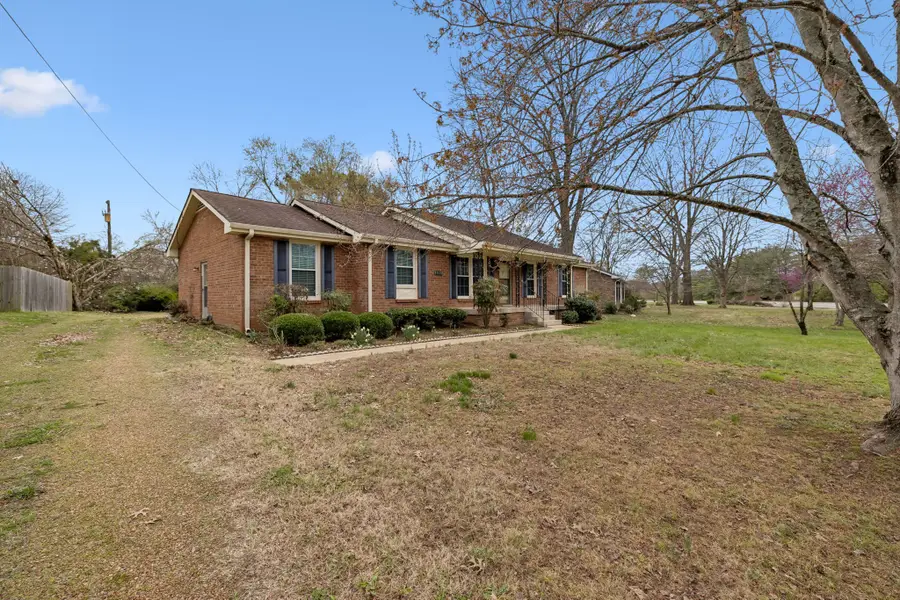 8040 Sawyer Brown Rd, Nashville, TN 37221 - #3