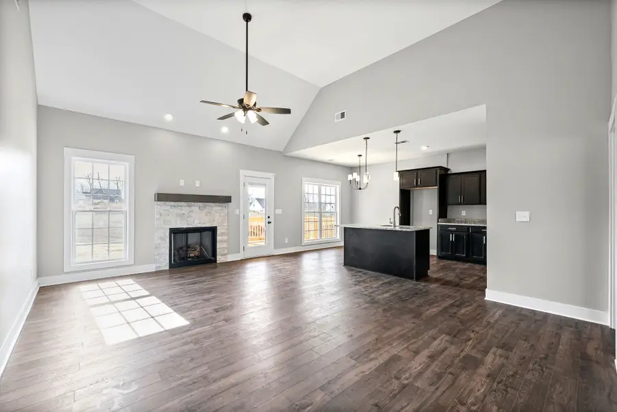 3039 Timberdale Dr, Clarksville, TN 37042 - #2