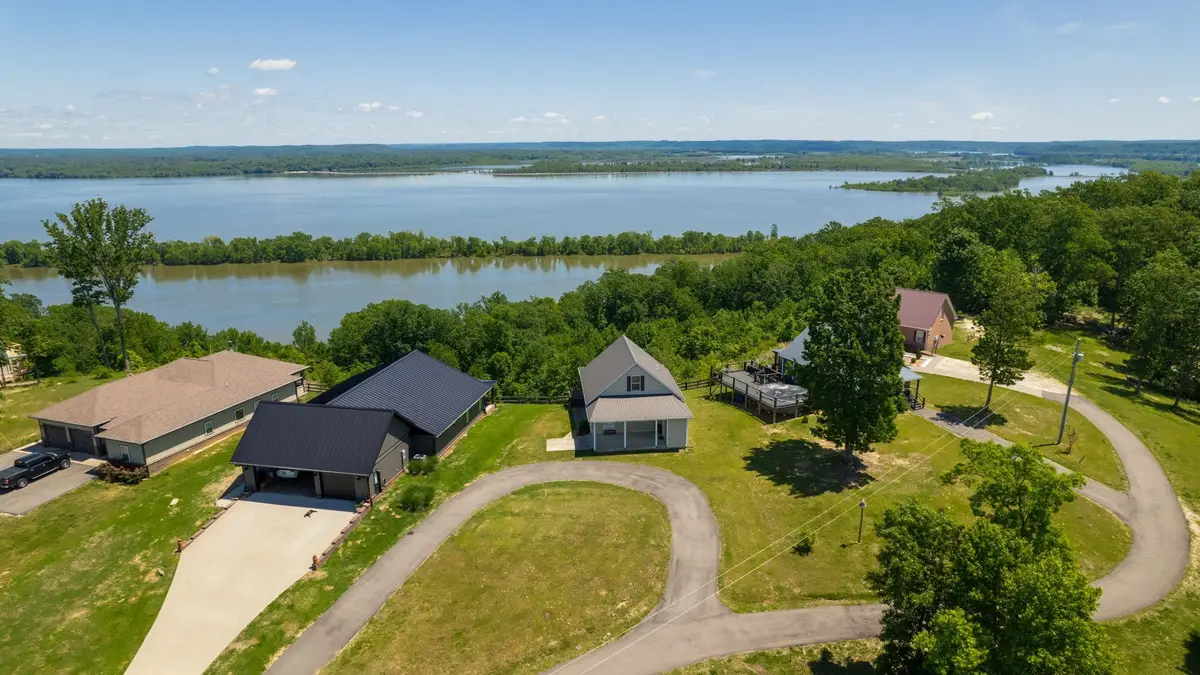 270 Rockport Lndg, Holladay, TN 38341 - #1