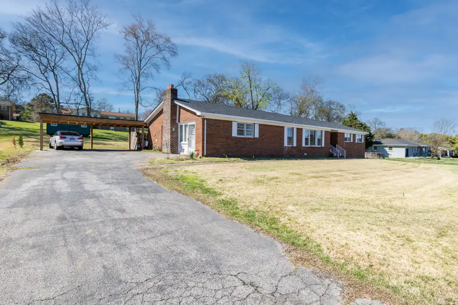1307 Carroll Dr, Pulaski, TN 38478 - #2