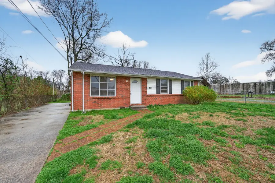 304 Walker St, Clarksville, TN 37042 - #3