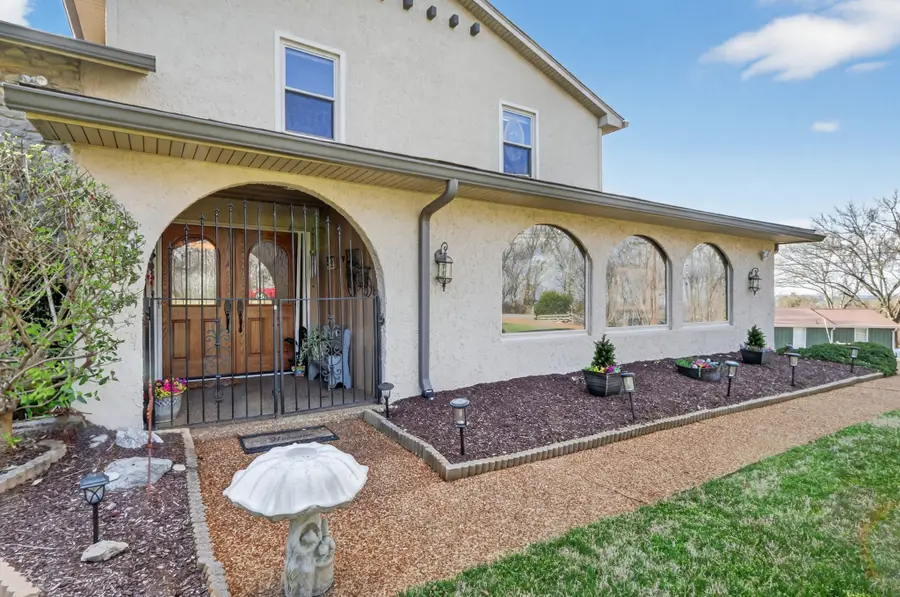 611 Beacon Hill Ln, Mount Juliet, TN 37122 - #2