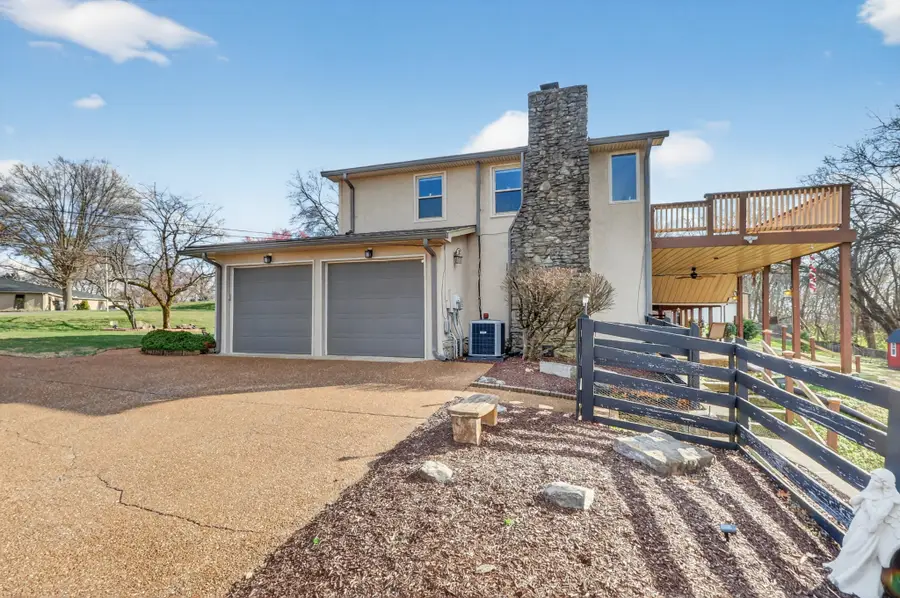 611 Beacon Hill Ln, Mount Juliet, TN 37122 - #3