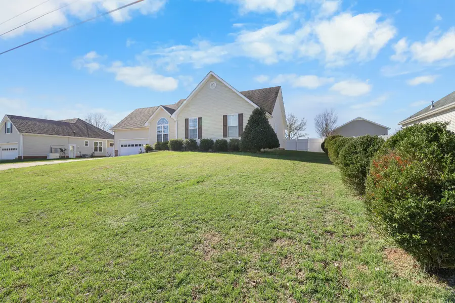 2355 Ellsworth Dr, Clarksville, TN 37043 - #3