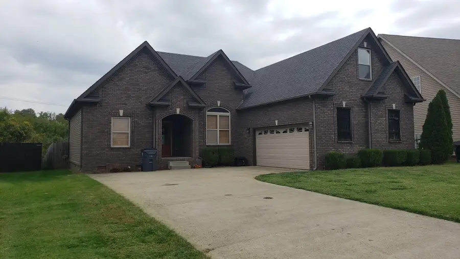 1329 Allmon Dr, Clarksville, TN 37042 - #2